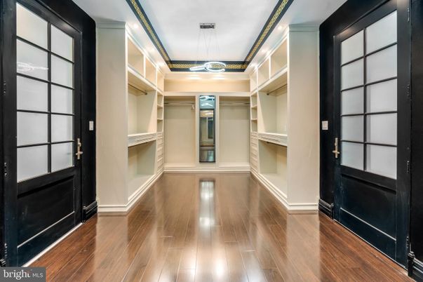 Interior, Pendant Lights, Recessed Lighting, Wood Texture Flooring