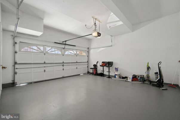 Garage, Interior