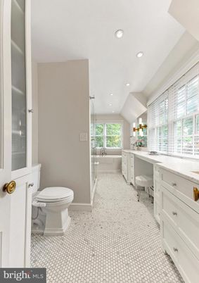 Bathroom, Interior, Recessed Lighting