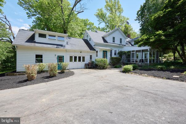 Exterior, Facade, Farmhouse
