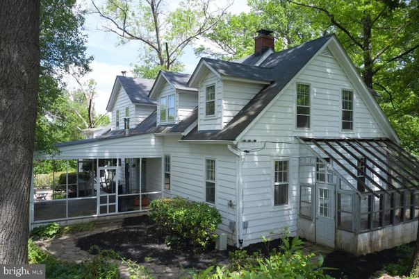 Exterior, Facade, Farmhouse