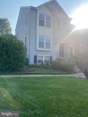 Backyard, Exterior, Facade, Rowhouse
