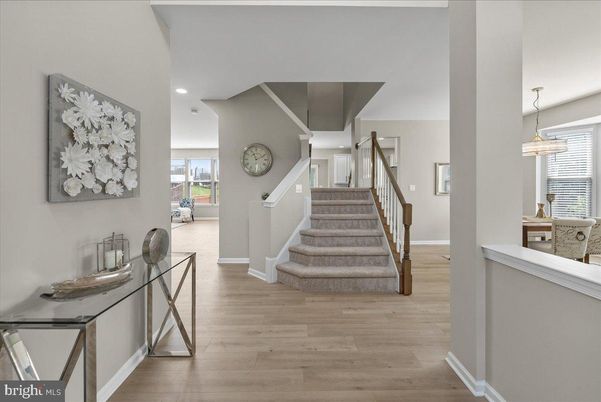 Interior, Pendant Lights, Recessed Lighting, Wood Texture Flooring