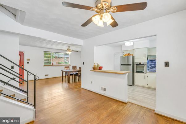 Dining room, Interior, Kitchen, Stainless Steel Appliances, Wood Texture Flooring