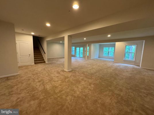 Empty room, Interior, Recessed Lighting