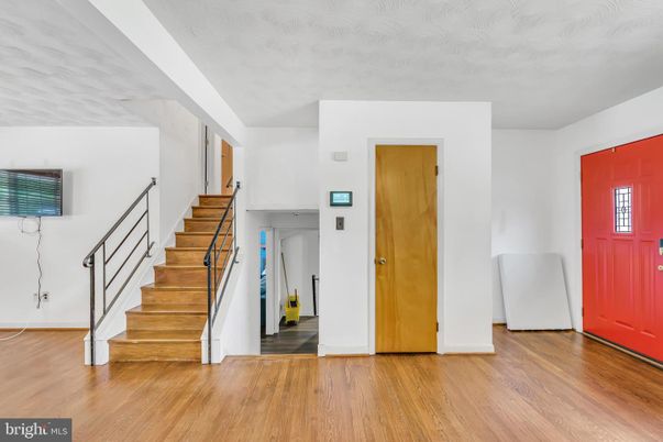 Elevator, Interior, Wood Texture Flooring