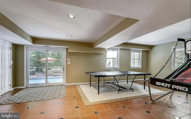 Game Room, Interior, Recessed Lighting