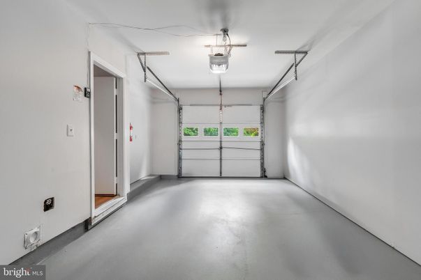 Garage, Interior