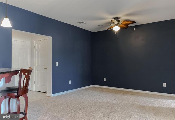 Empty room, Interior, Pendant Lights
