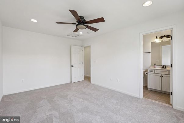 Bathroom, Empty room, Interior, Recessed Lighting