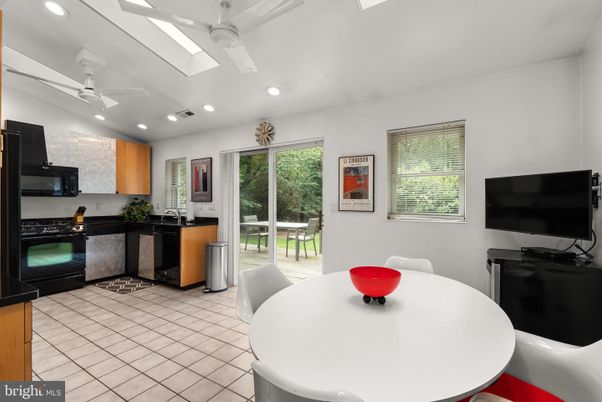 Dining room, Interior, Kitchen, Recessed Lighting