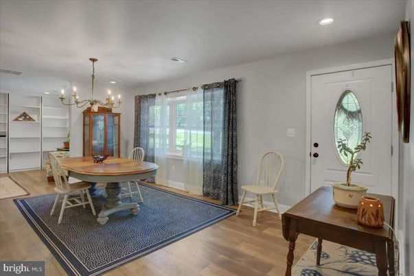 Chandelier, Dining room, Interior, Recessed Lighting, Wood Texture Flooring