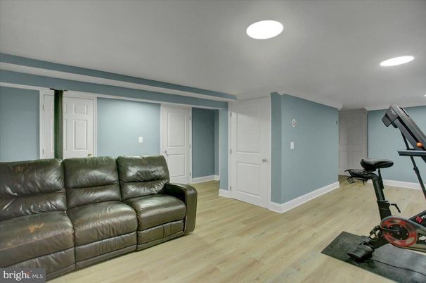 Fitness Equipment, Interior, Recessed Lighting, Wood Texture Flooring