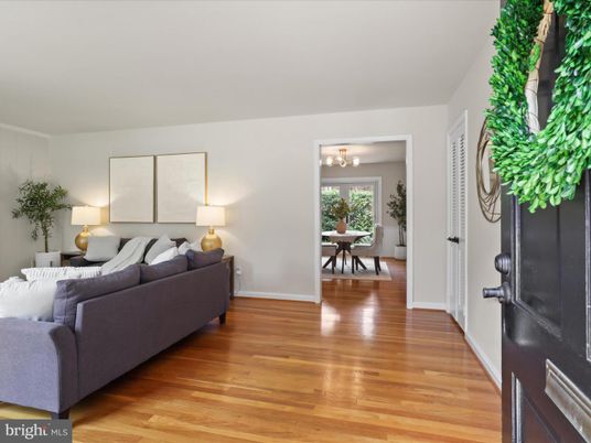 Chandelier, Dining room, Interior, Living room, Wood Texture Flooring