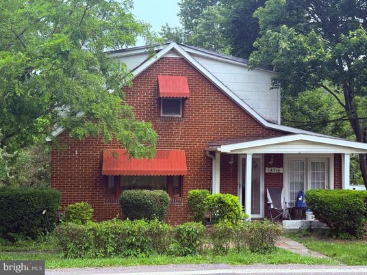 Exterior, Facade, Brick Facade, Brick Traditional