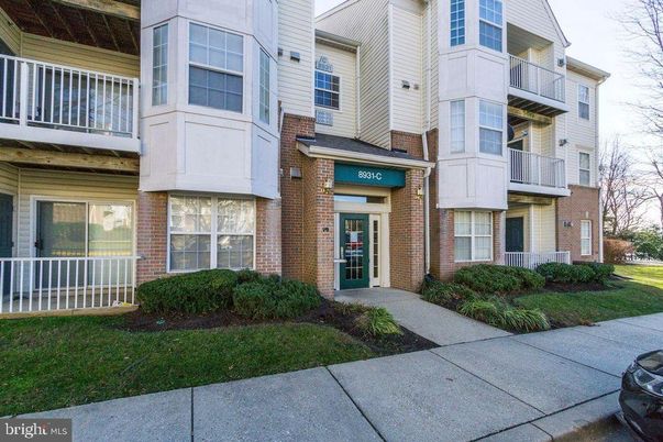 Exterior, Facade, Brick Facade, Rowhouse