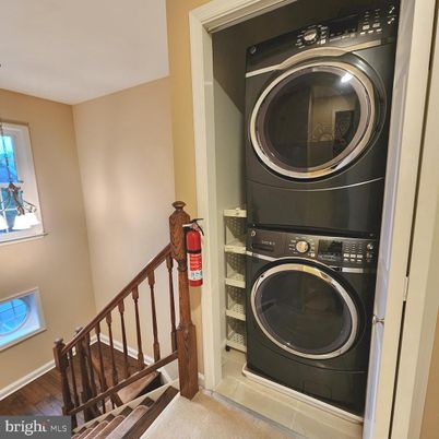 Interior, Utility Closets, Washer, Wood Texture Flooring