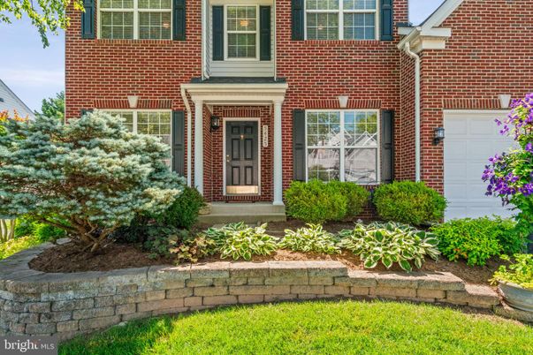 Exterior, Facade, Brick Facade, Rowhouse