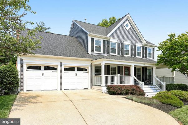 Attached, Exterior, Facade, Farmhouse