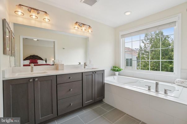 Bathroom, Bedroom, Dual Sink Vanities, Interior, Recessed Lighting