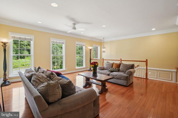 Interior, Living room, Pendant Lights, Recessed Lighting, Wood Texture Flooring