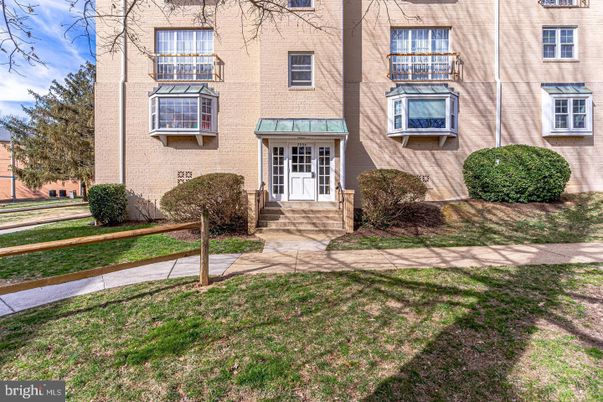 Exterior, Facade, Brick Facade, Rowhouse