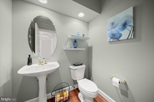Bathroom, Interior, Recessed Lighting, Wood Texture Flooring