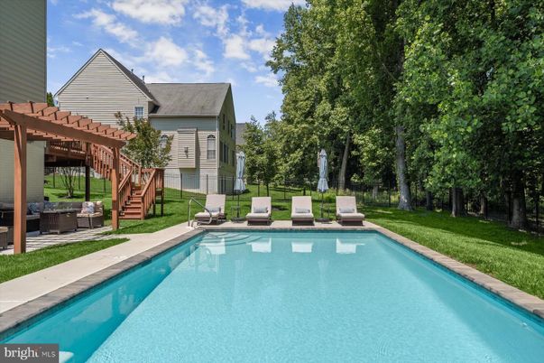Exterior, Hot Tub, Pool