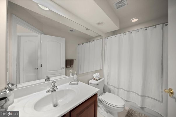 Bathroom, Interior, Recessed Lighting