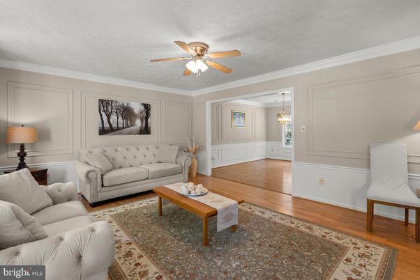 Interior, Living room, Pendant Lights, Wood Texture Flooring