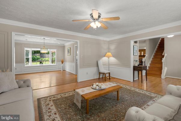 Interior, Pendant Lights, Wood Texture Flooring