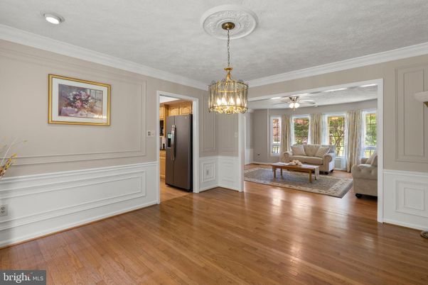 Interior, Living room, Pendant Lights, Wood Texture Flooring