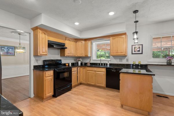 Interior, Kitchen, Pendant Lights, Recessed Lighting, Wood Texture Flooring