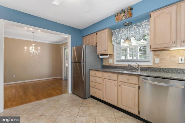 Chandelier, Interior, Kitchen, Wood Texture Flooring
