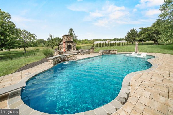 Exterior, Fireplace, Pool