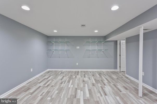 Empty room, Interior, Recessed Lighting, Wood Texture Flooring