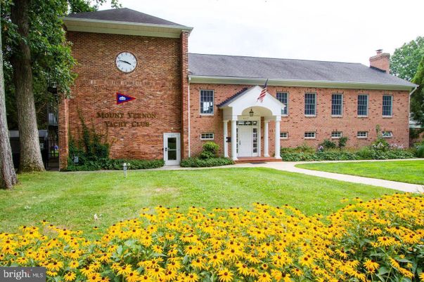 Backyard, Exterior, Facade, Brick Facade, Georgian