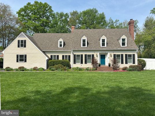 Exterior, Facade, Cape Cod