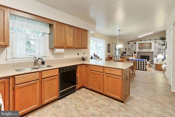 Dining room, Fireplace, Interior, Kitchen, Living room, Pendant Lights