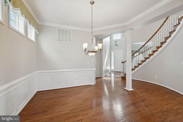 Chandelier, Empty room, Interior, Wood Texture Flooring