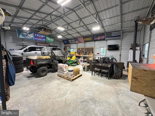 Garage, Interior