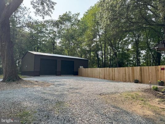 Detached Garage, Exterior