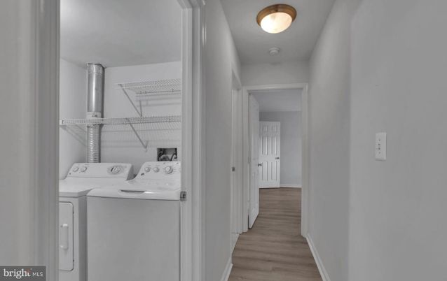 Interior, Utility Closets, Washer, Wood Texture Flooring