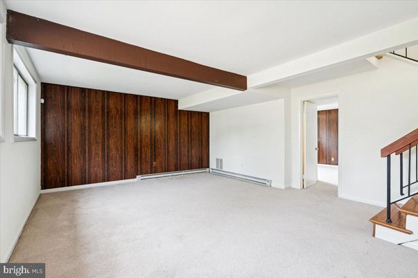 Empty room, Interior, Wooden Beams