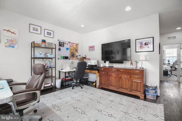 Home Office, Interior, Recessed Lighting, Wood Texture Flooring
