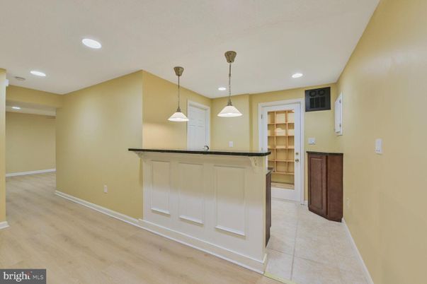 Interior, Pendant Lights, Recessed Lighting, Wood Texture Flooring