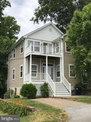 Exterior, Facade, Queen Anne Victorian