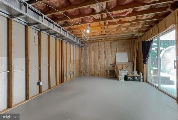 Empty room, Interior, Wooden Beams, Wooden Walls
