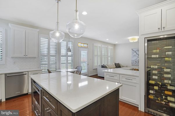 Dining room, Interior, Kitchen, Pendant Lights, Recessed Lighting, Wood Texture Flooring