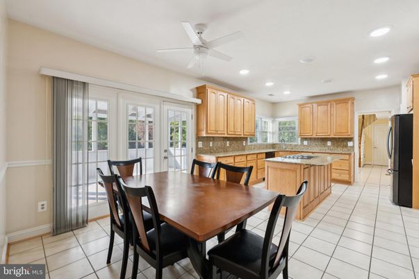 Dining room, Interior, Kitchen, Recessed Lighting